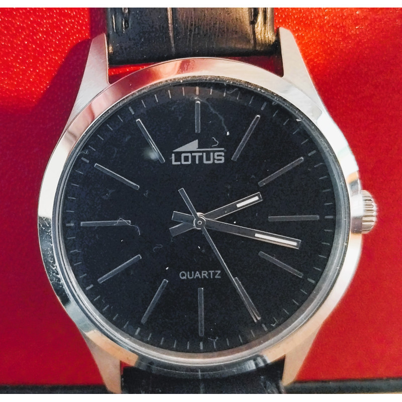montre LOTUS